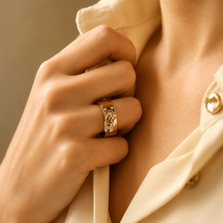 HERMÈS "Kelly" Ring in White Gold and Diamonds