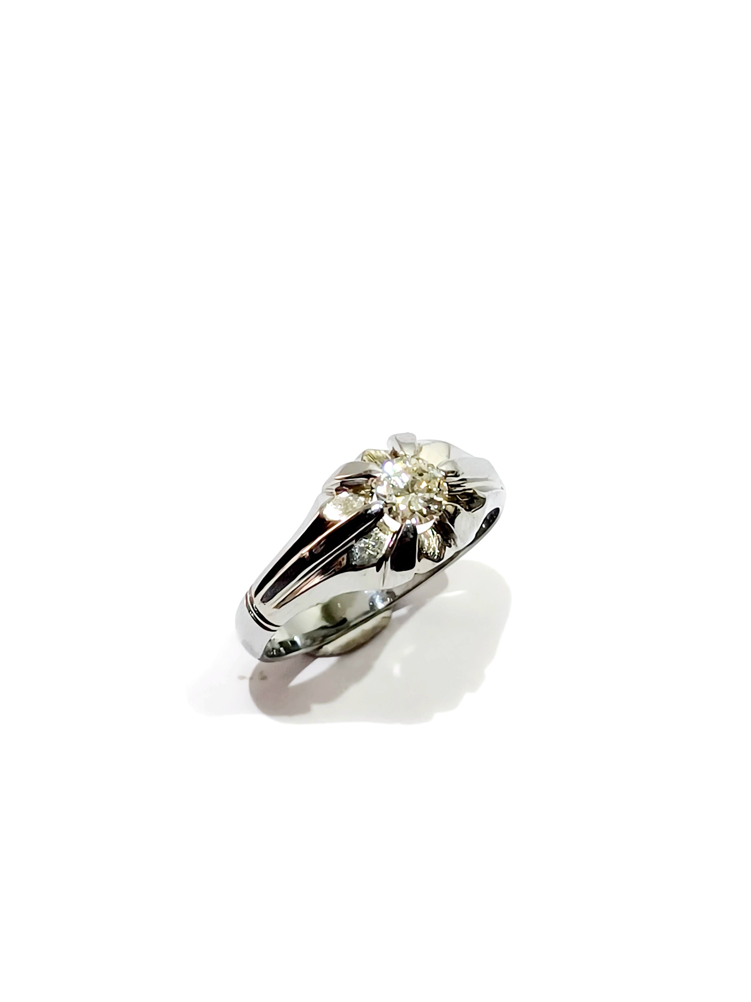 Ring Solitaire in white gold and diamonds