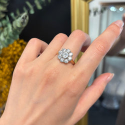 Marguerite Ring in Yellow Gold and Diamonds