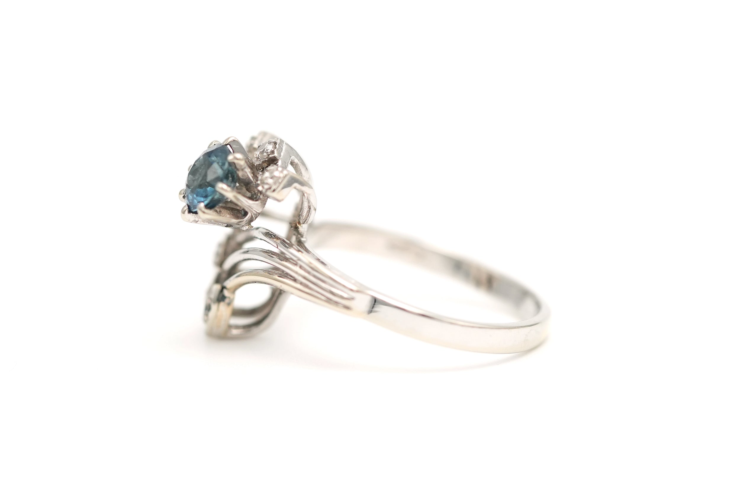 Bague Cocktail en or blanc, saphir et diamants
