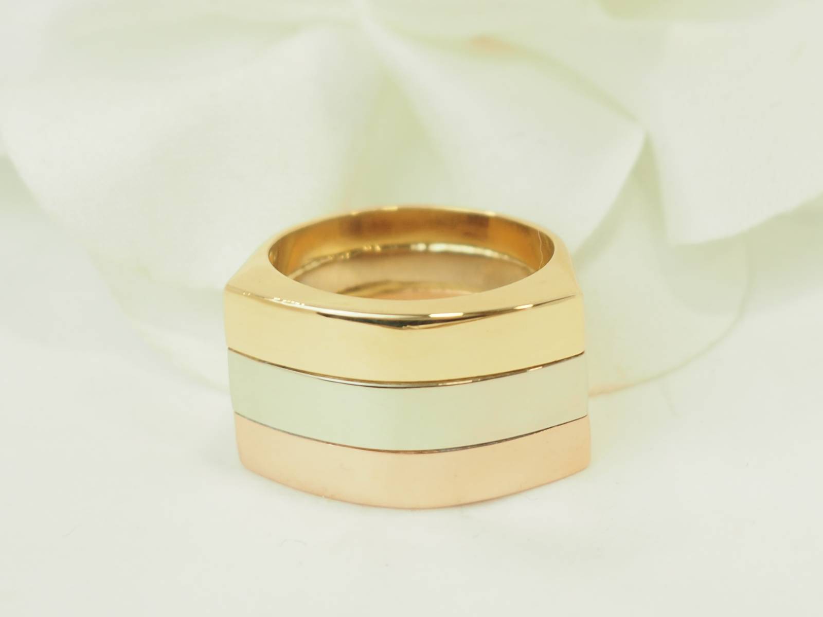 Ring in Yellow gold, Rose gold and White gold