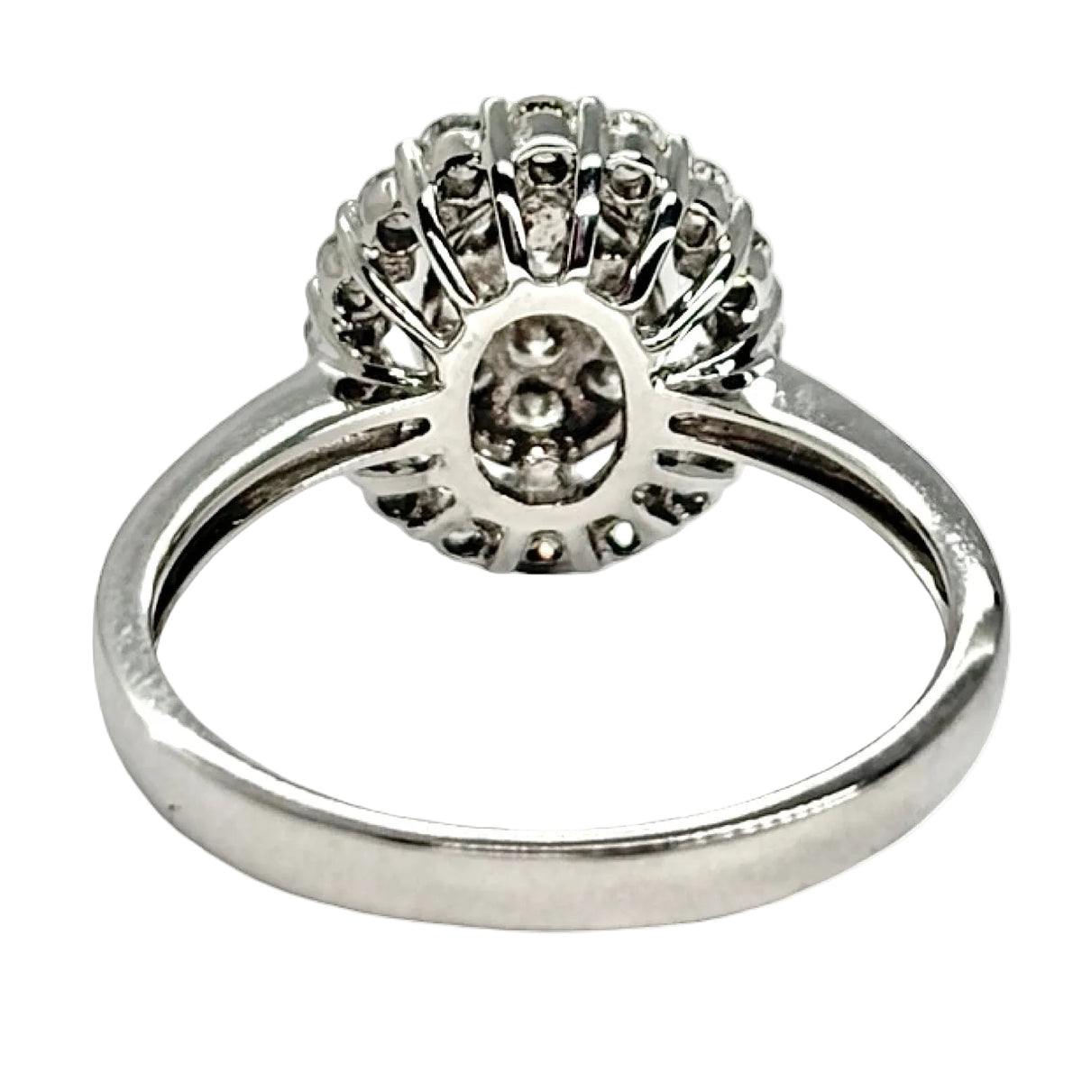 "Entourage" Ring in White Gold and Diamonds