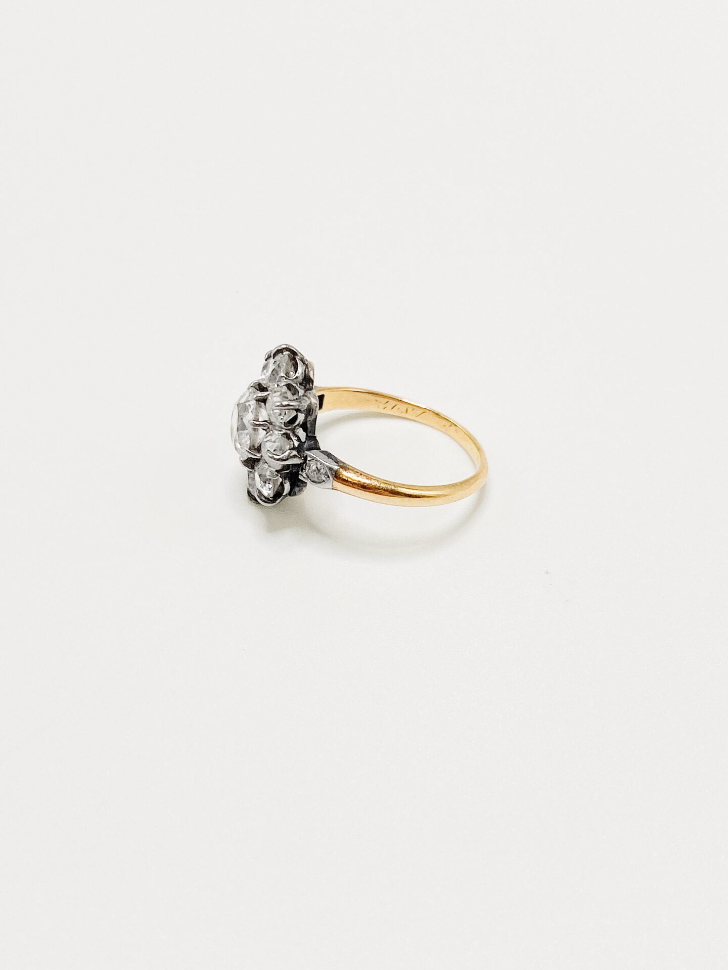 Marguerite Ring in Yellow Gold, Silver, and Diamonds