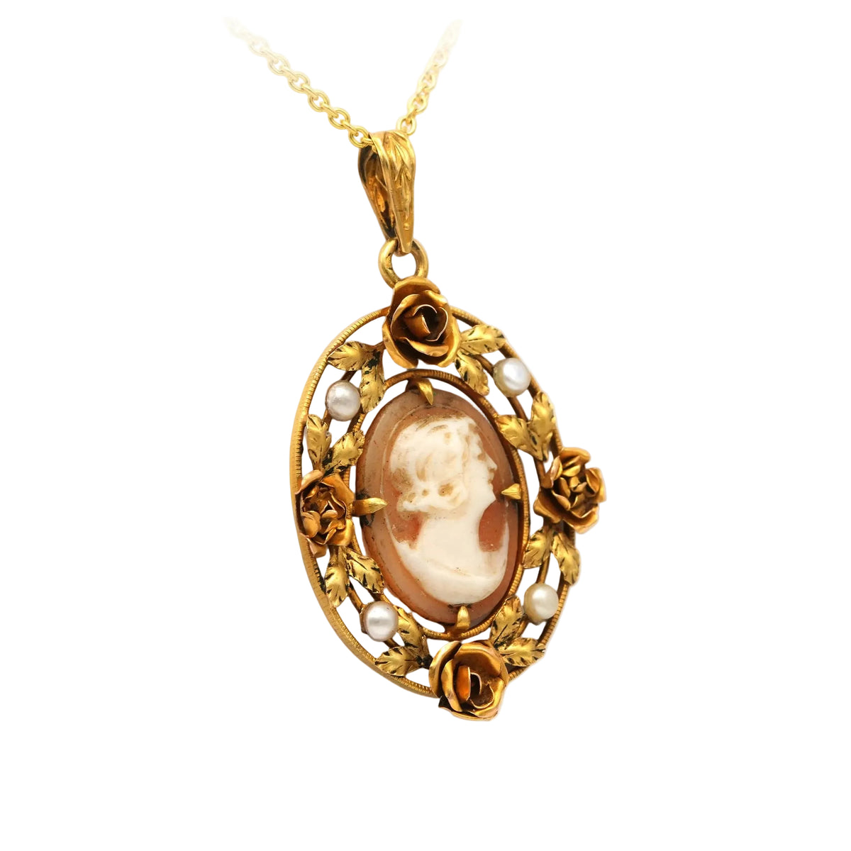 Yellow gold pendant with pearls and a cameo