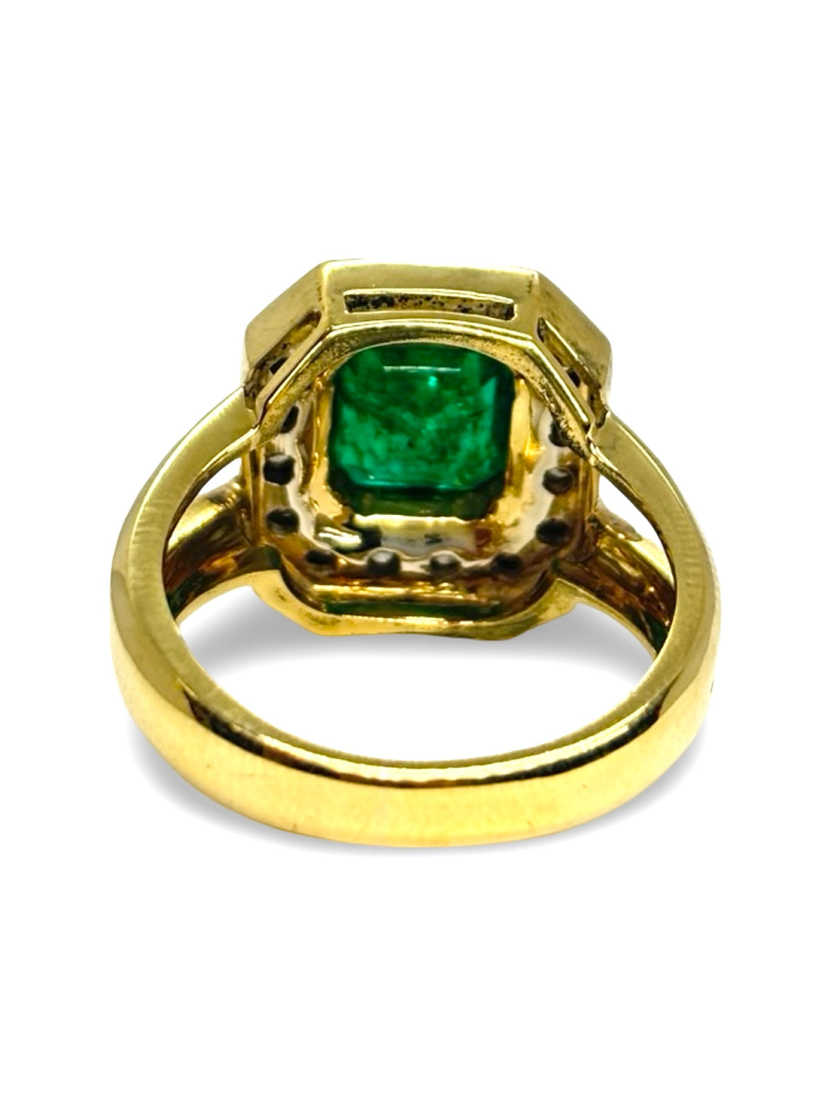Bague Entourage en or jaune, émeraude et diamants
