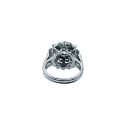 Entourage Ring in white gold, platinum, and diamonds