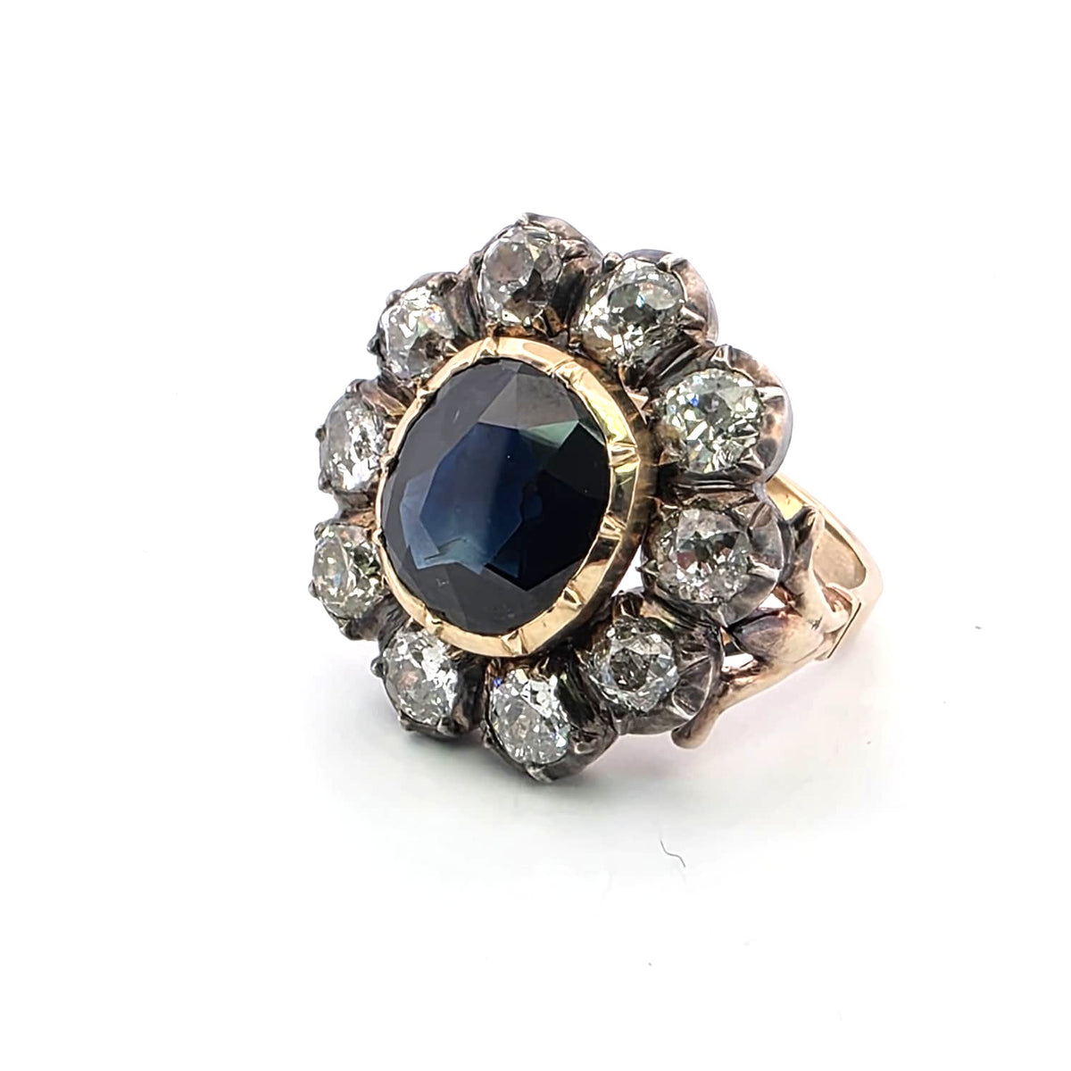 Bague Marguerite en or jaune, argent, saphir et diamants