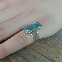 White Gold and Aquamarine Solitaire Ring