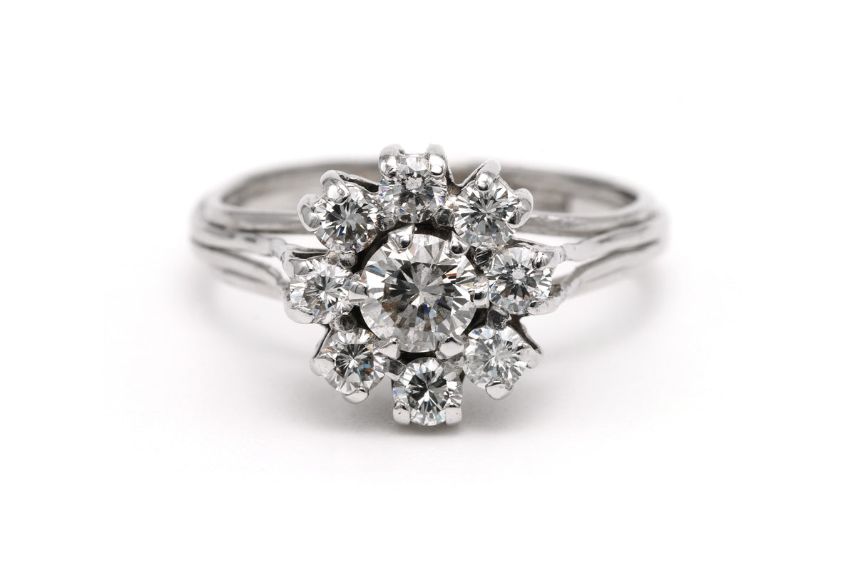 Marguerite Ring in White Gold and Diamonds