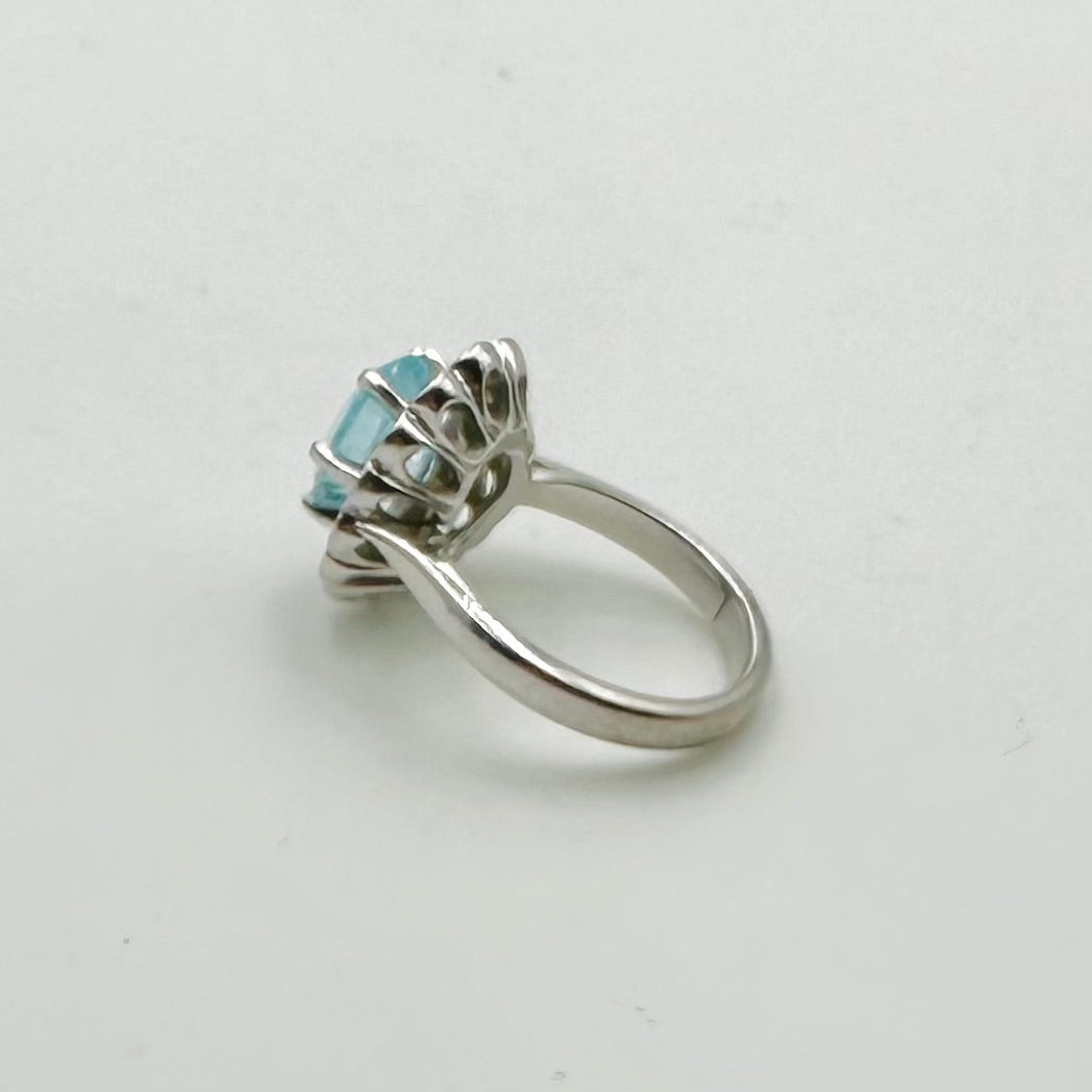 Marguerite Ring in White gold, Aquamarine and Diamonds