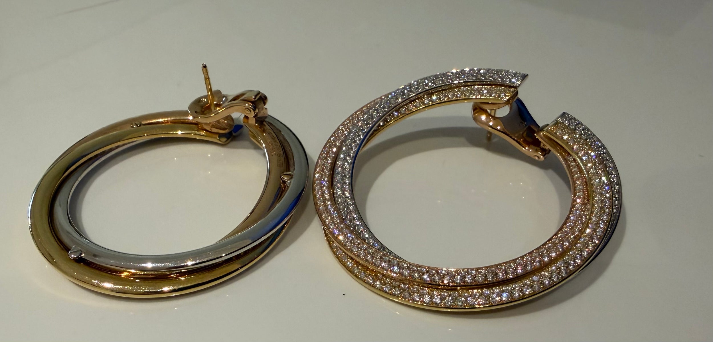 Boucles d’oreilles Clips CARTIER Trinity en or blanc, or jaune, or rose et diamants