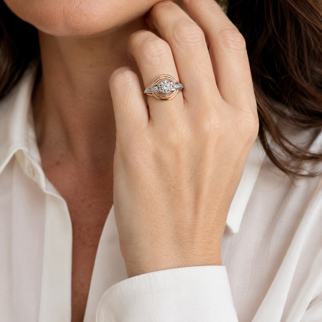 Ring in white gold, rose gold, and diamonds