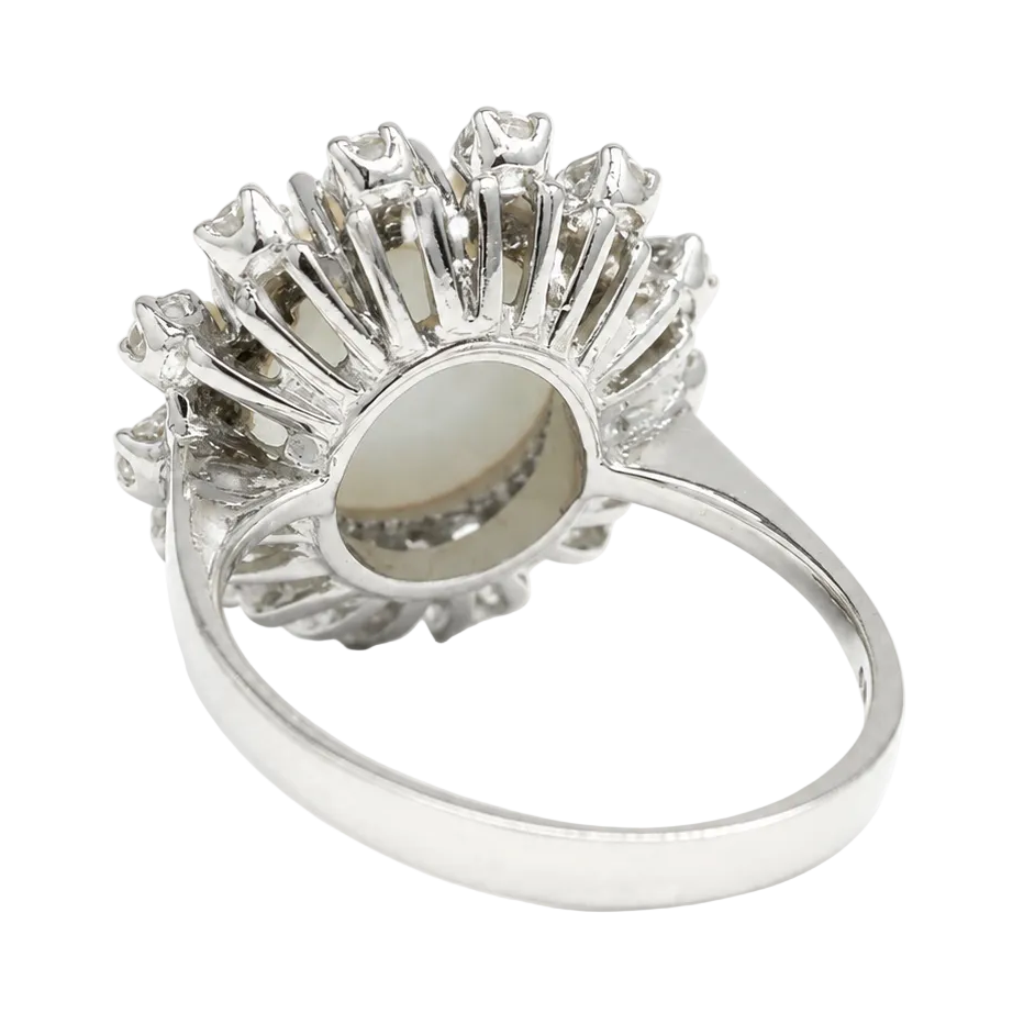 Entourage Ring in white gold, Opal, and Diamonds