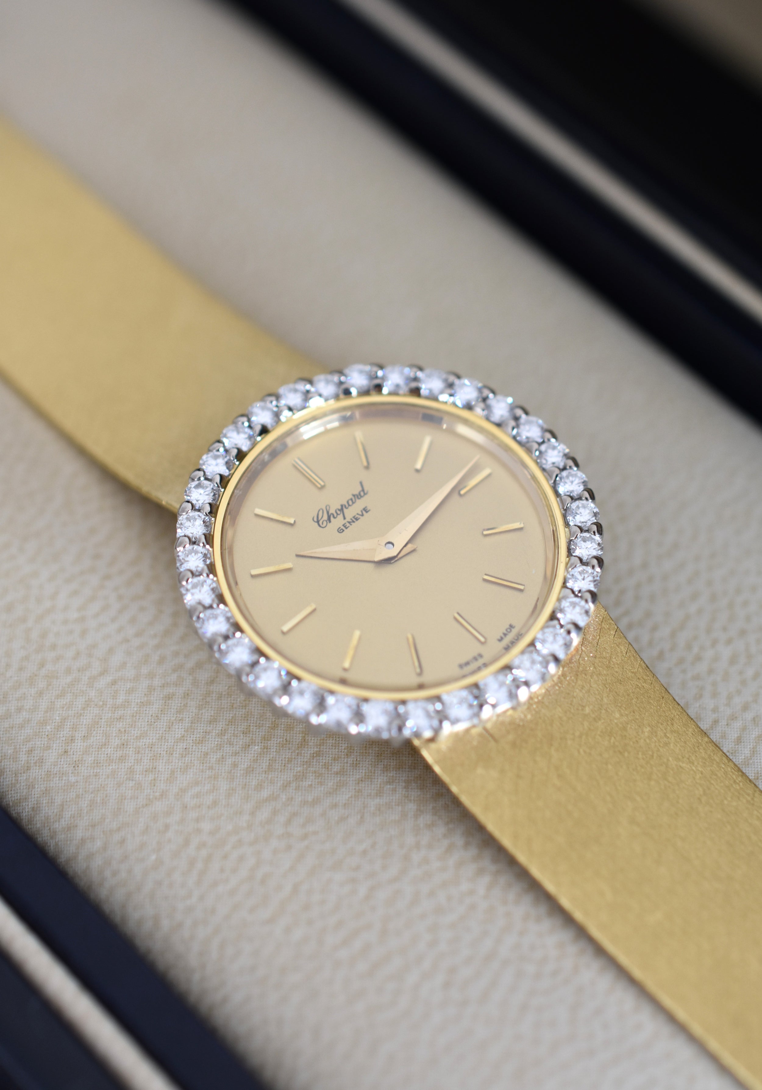 CHOPARD watch, Ref. 810, 18-carat yellow gold and diamonds, solid gold integrated bracelet, circa 1980.