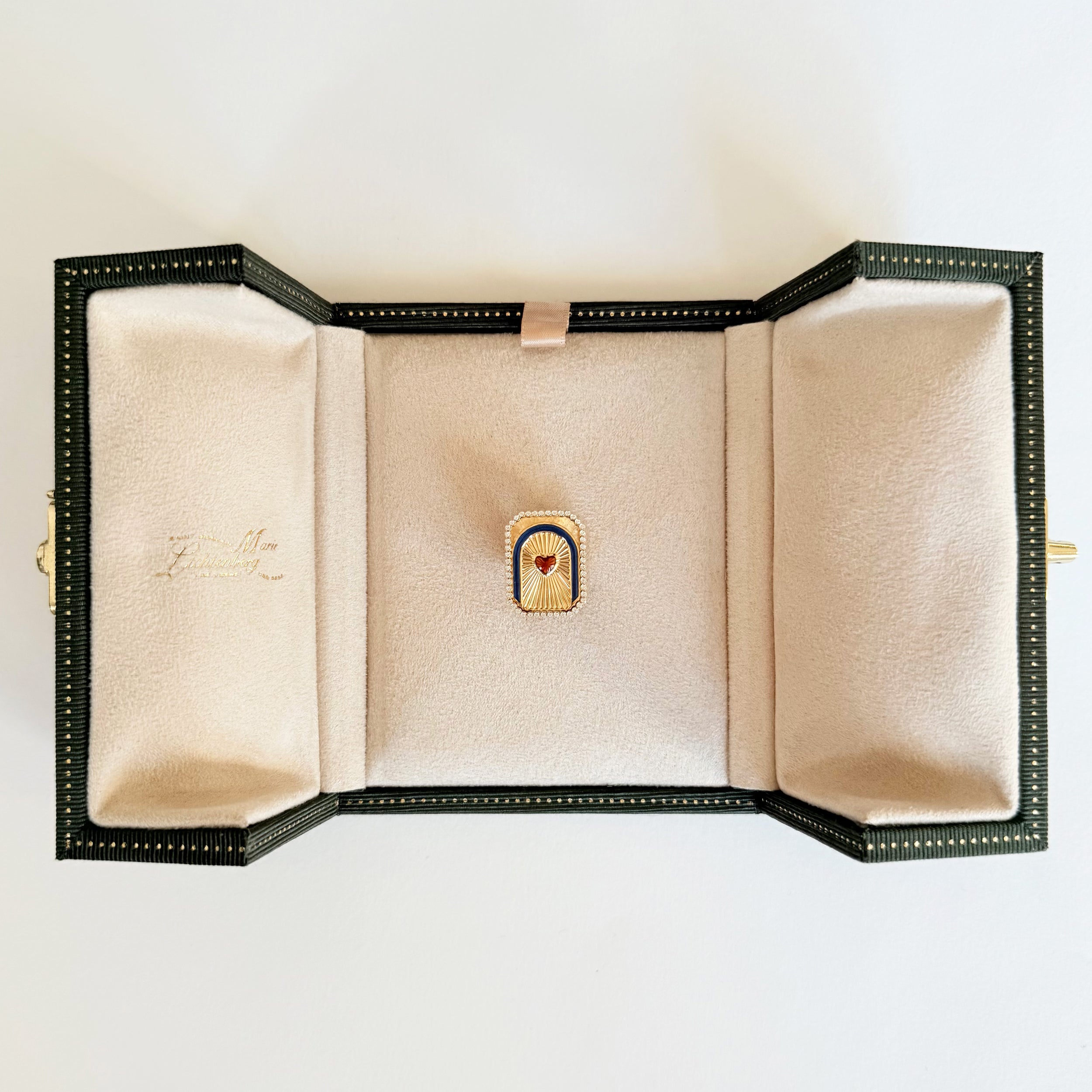 MARIE LICHTENBERG "Heart Mini Scap" Cocktail Ring in yellow gold, Enamel, and Diamonds