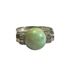 Ring in white gold, jade and diamonds