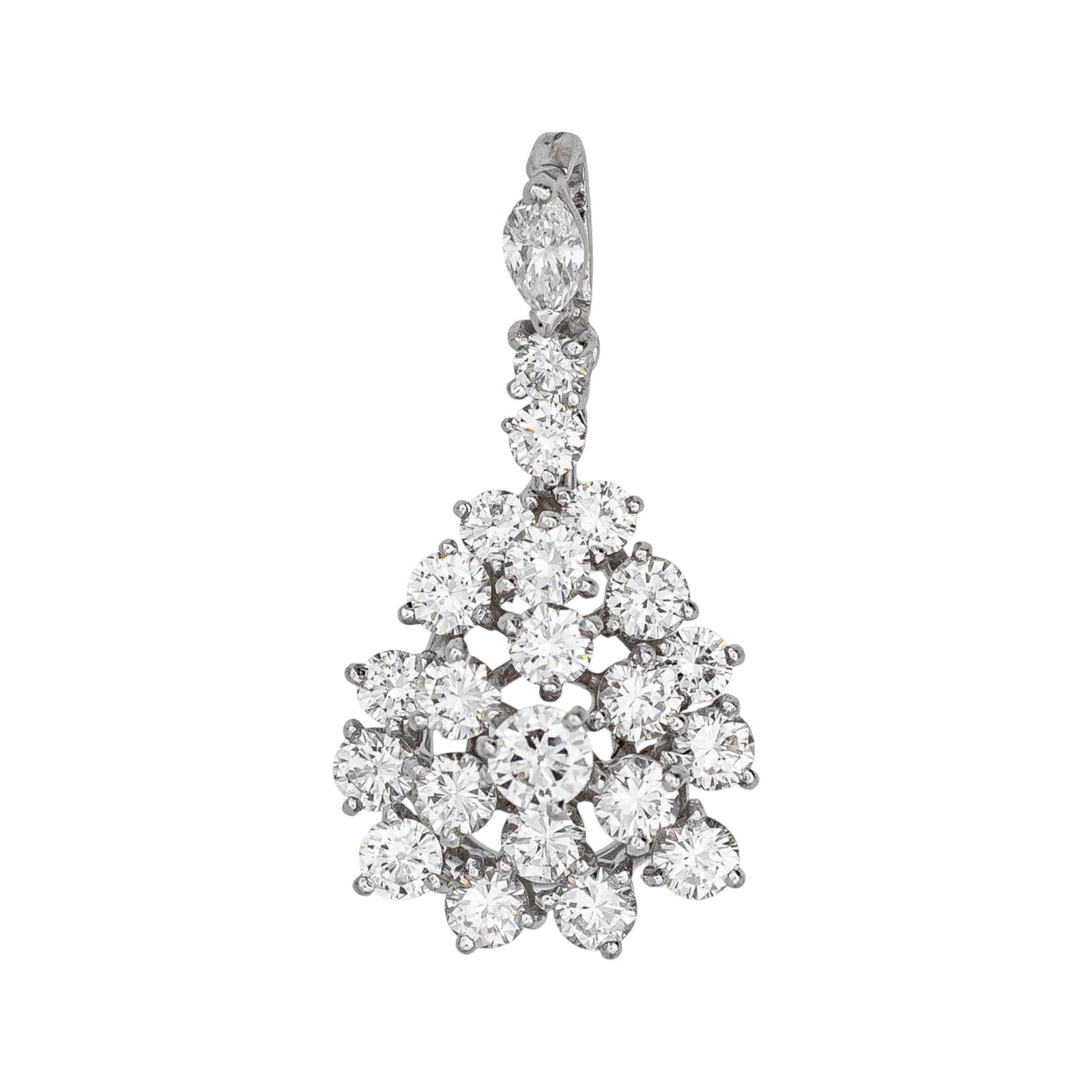 White gold pendant diamond