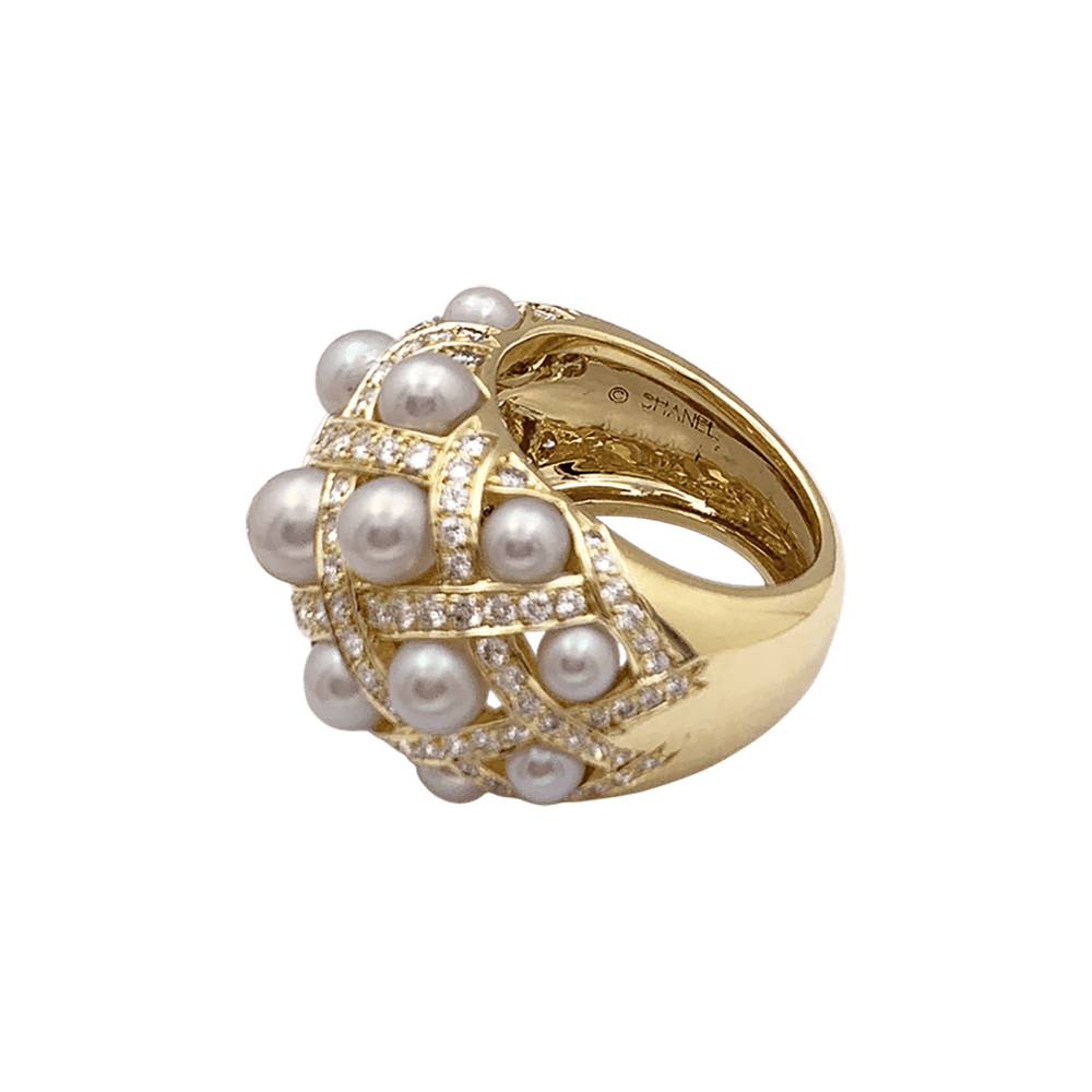 Ring Chanel, "Baroque", yellow gold, diamonds and pearls.