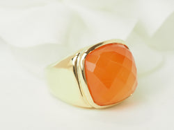 Bague Chevalière en or jaune et cornaline