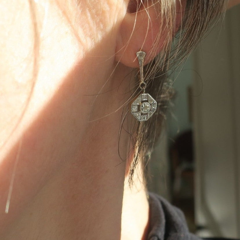 Dormeuses Pendant earrings in yellow gold, paltinium, and diamonds