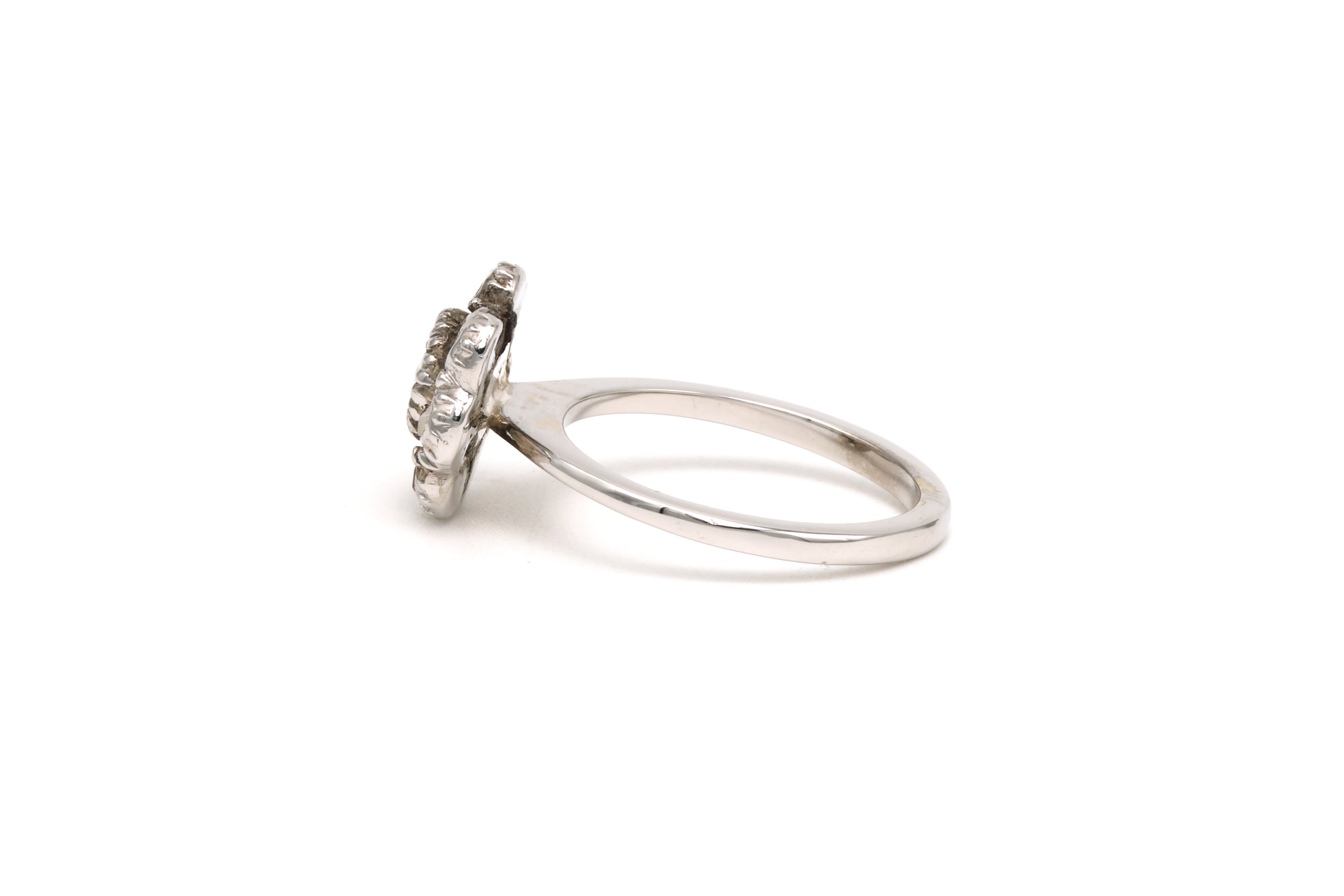 Marguerite Ring in White gold and Diamonds