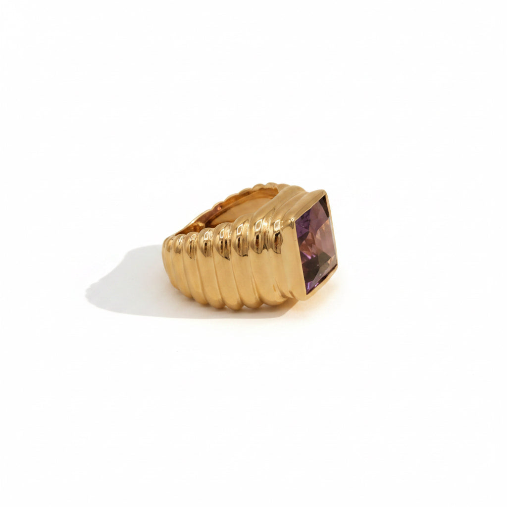 Vintage Yellow gold and Amethyst Ring