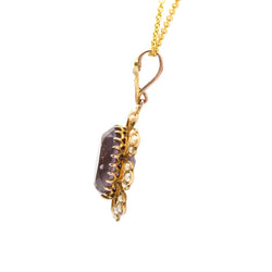 Yellow gold pendant with pearls and amethysts