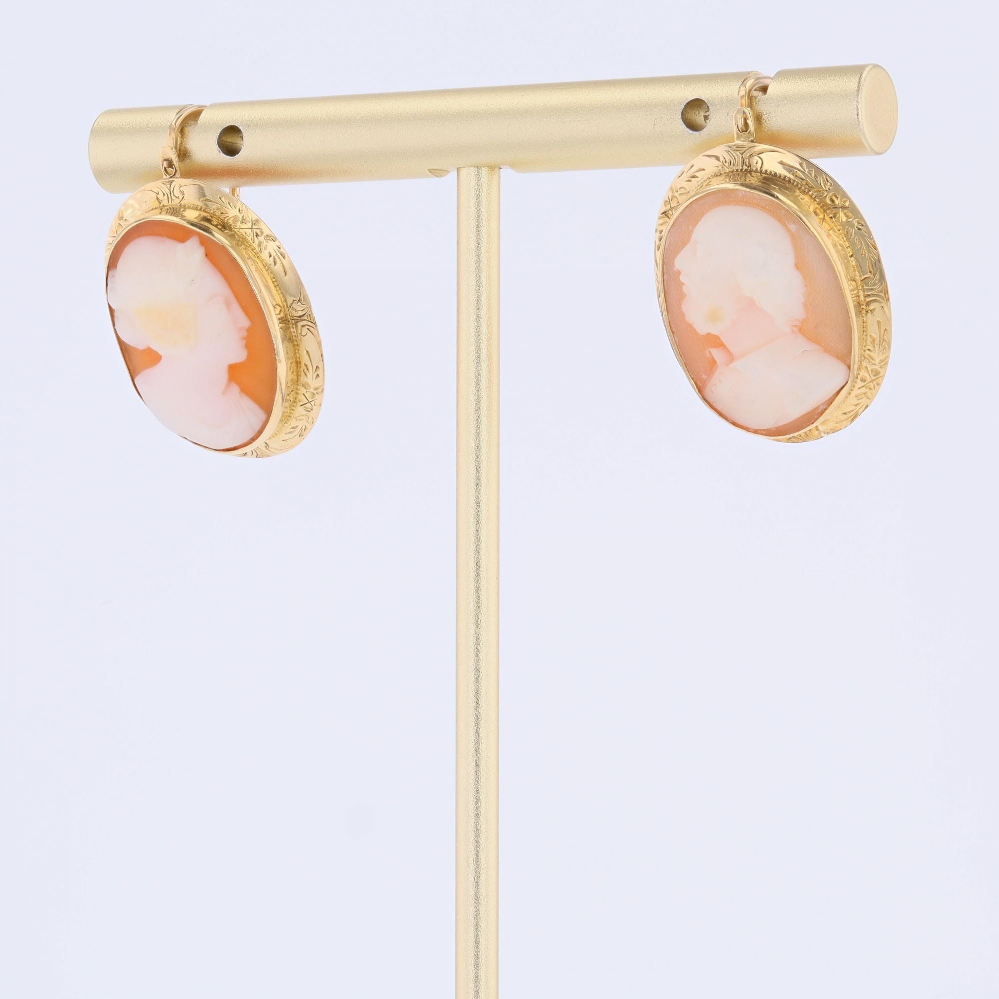 Boucles d'oreilles Dormeuses en or jaune, or rose et camée