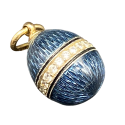 Yellow gold, Enamel, and Diamonds pendant