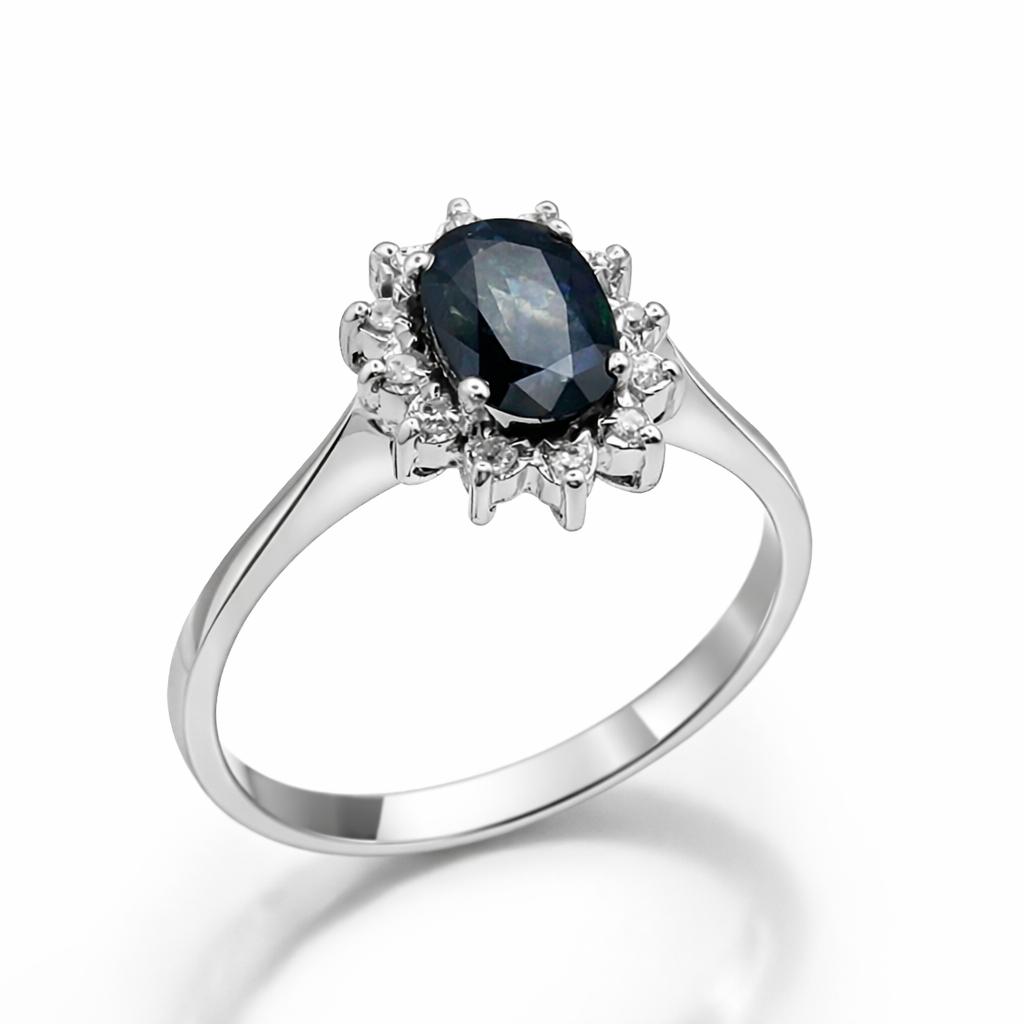Entourage Ring in white gold, Sapphire, and Diamonds