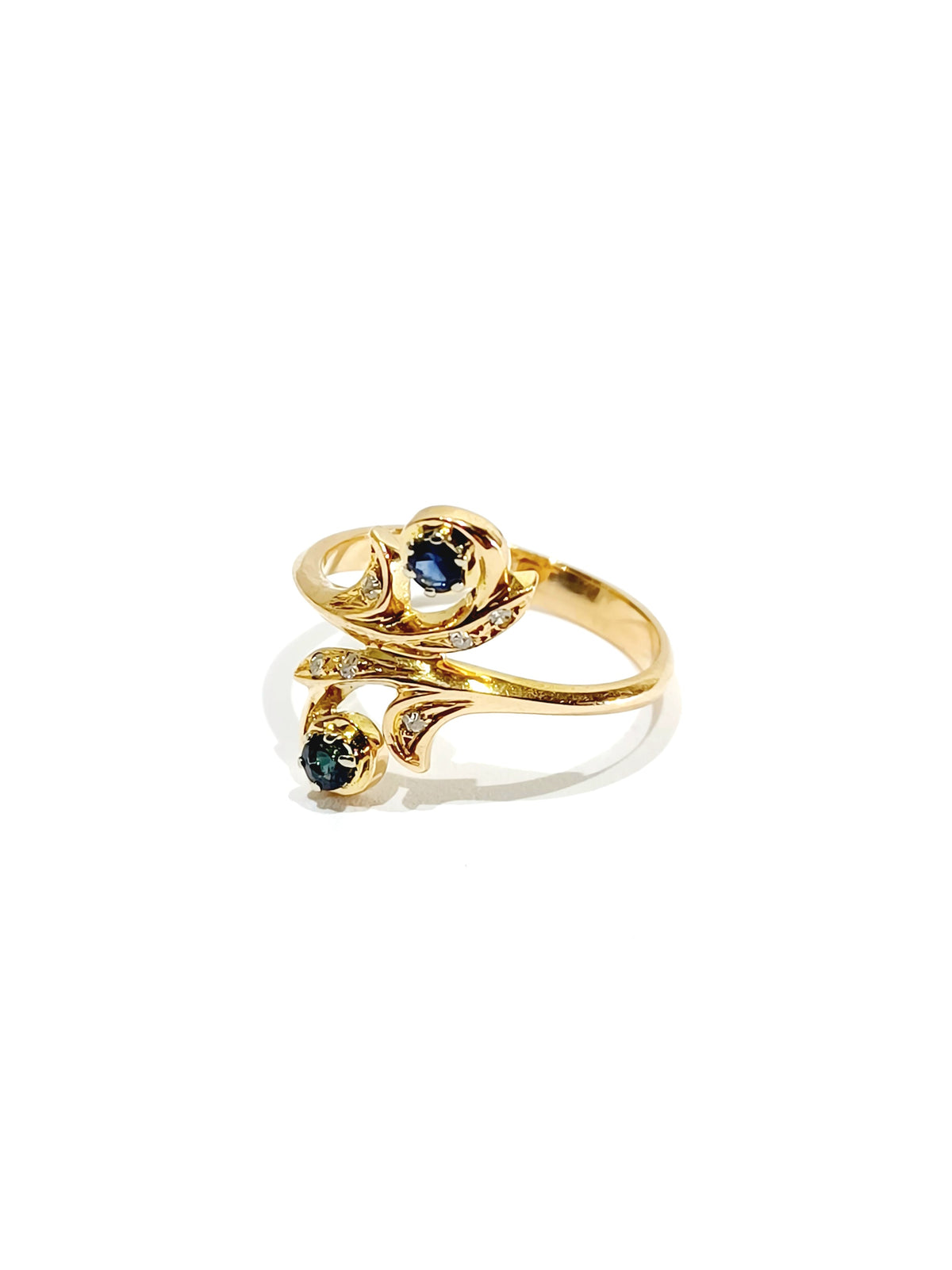 Ring You and Me in yellow gold, sapphire, and diamonds