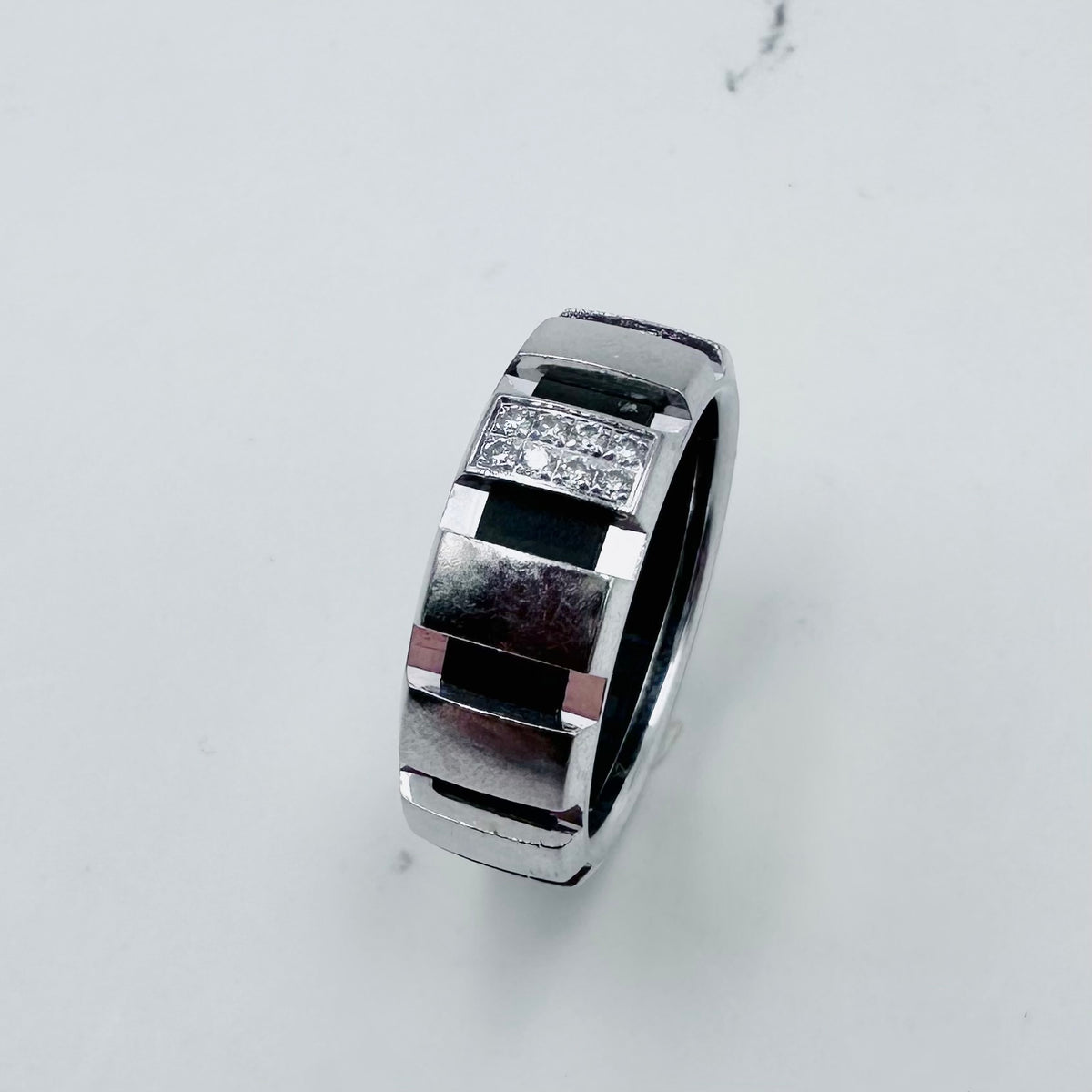CHAUMET "Class One" Bandeau Ring in white gold, diamonds, and rubber