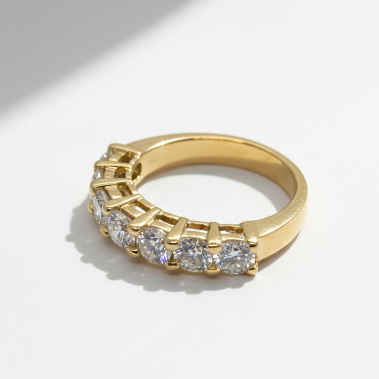 Bague Alliance en or jaune et diamants