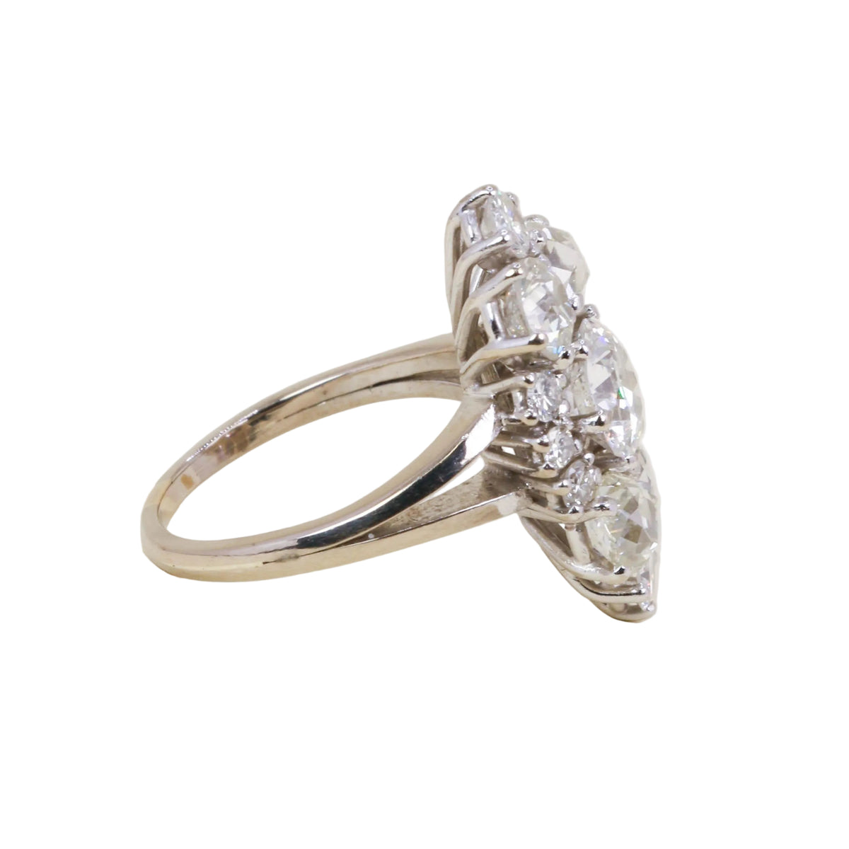 Marquise Ring in White Gold and Diamonds