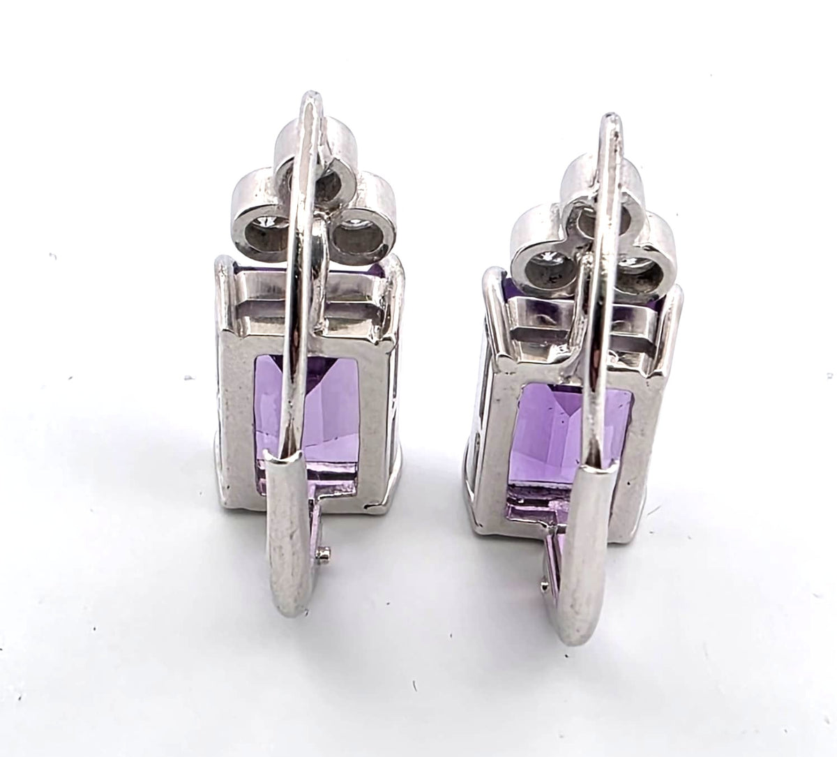 Boucles d'oreilles Pendantes en or blanc, améthystes et diamants