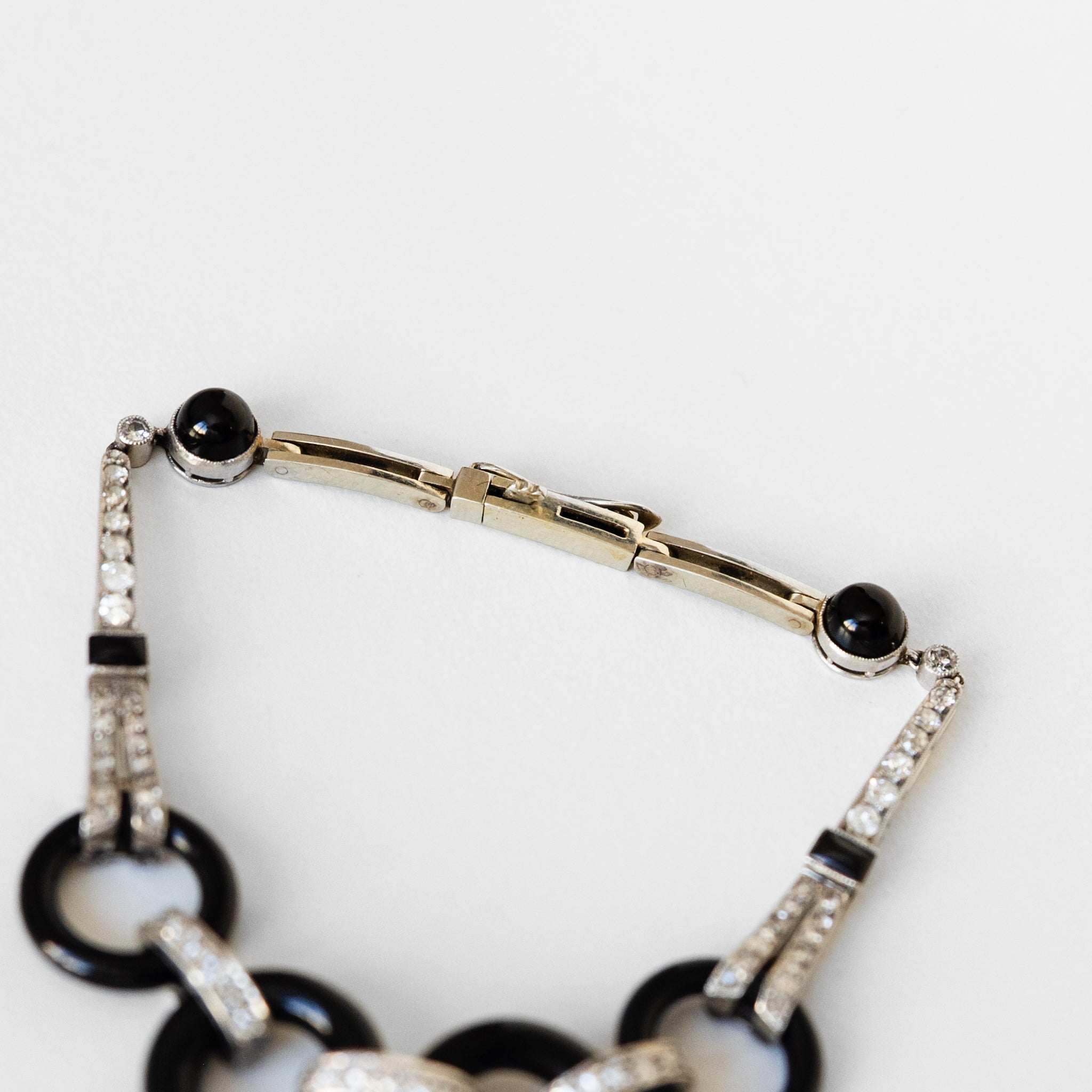 Bracelet in white gold, onyx and diamonds