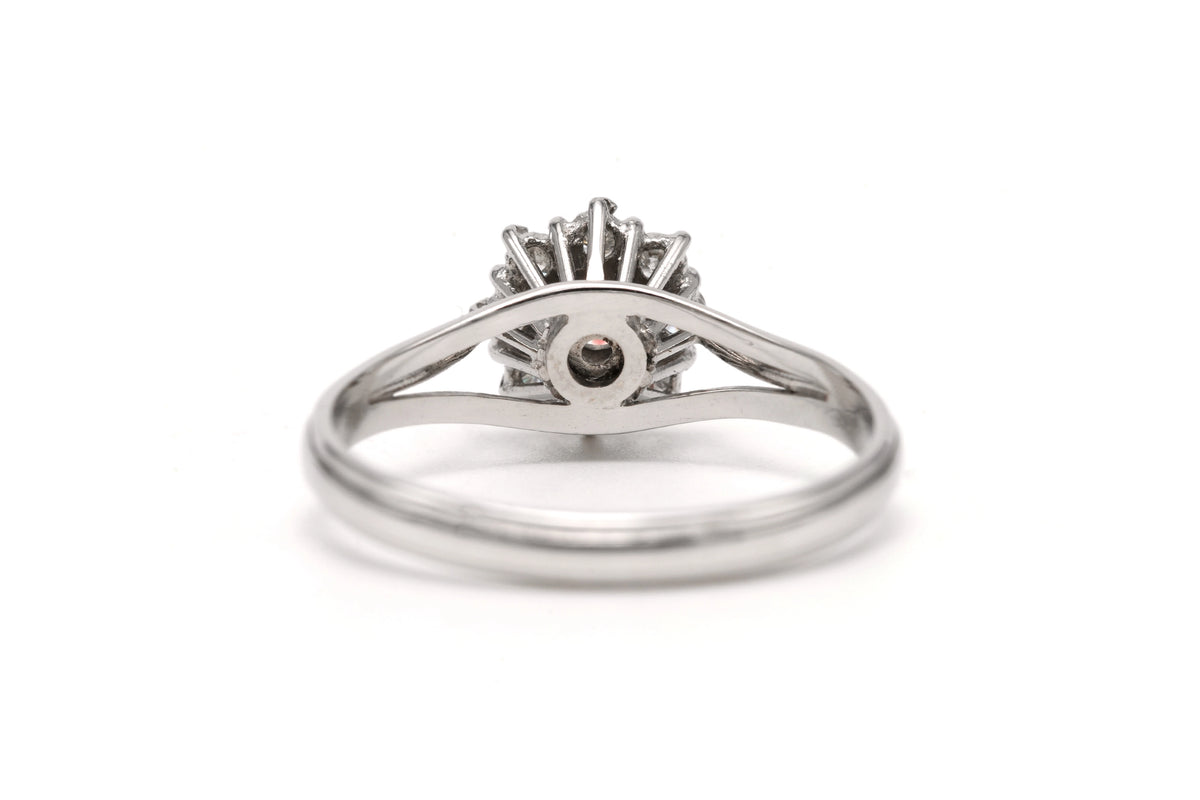 Marguerite Ring in White Gold and Diamonds