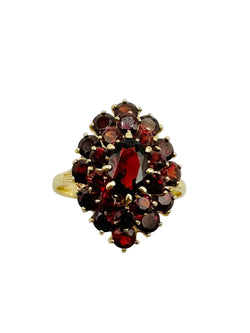 Ring Marquise in yellow gold and garnet