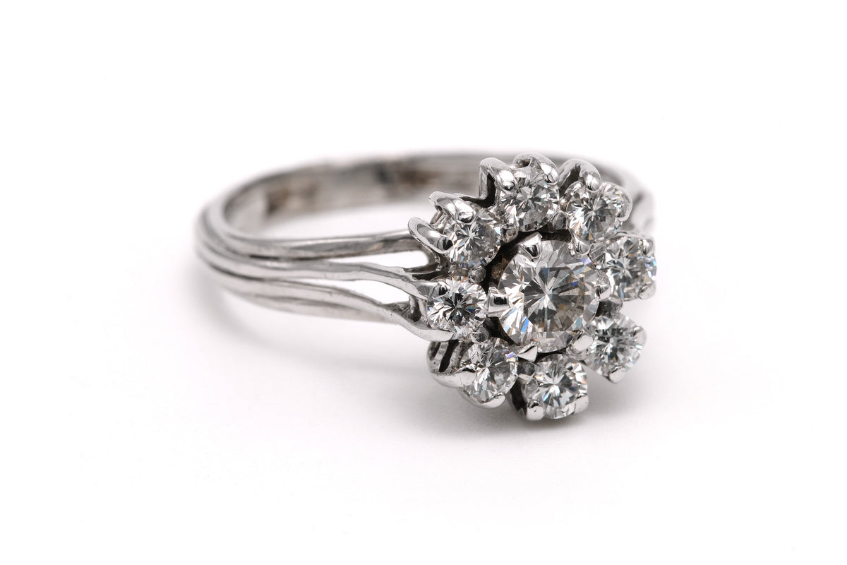 Marguerite Ring in White Gold and Diamonds