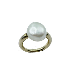 Yellow Gold Solitaire Ring with Pearl