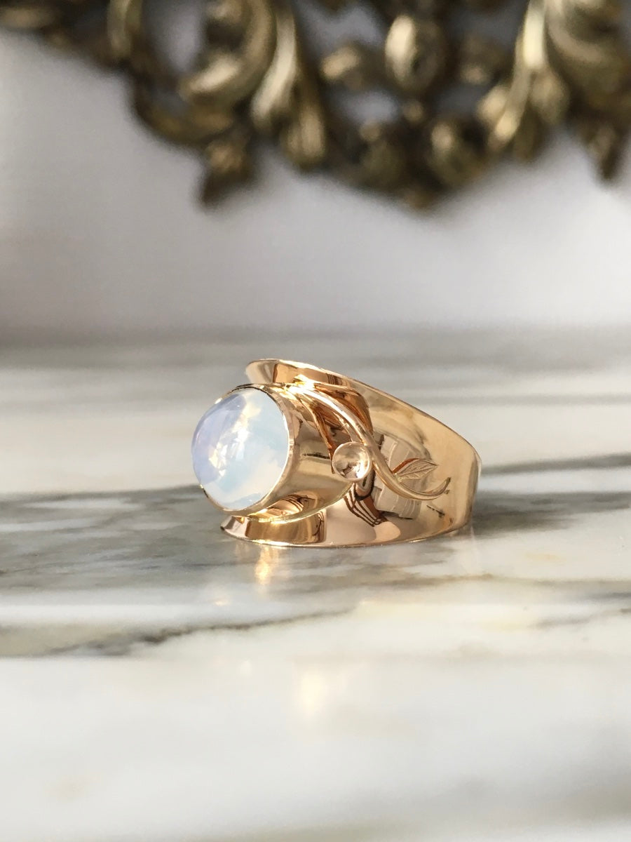 Yellow Gold Solitaire Ring with Moonstone
