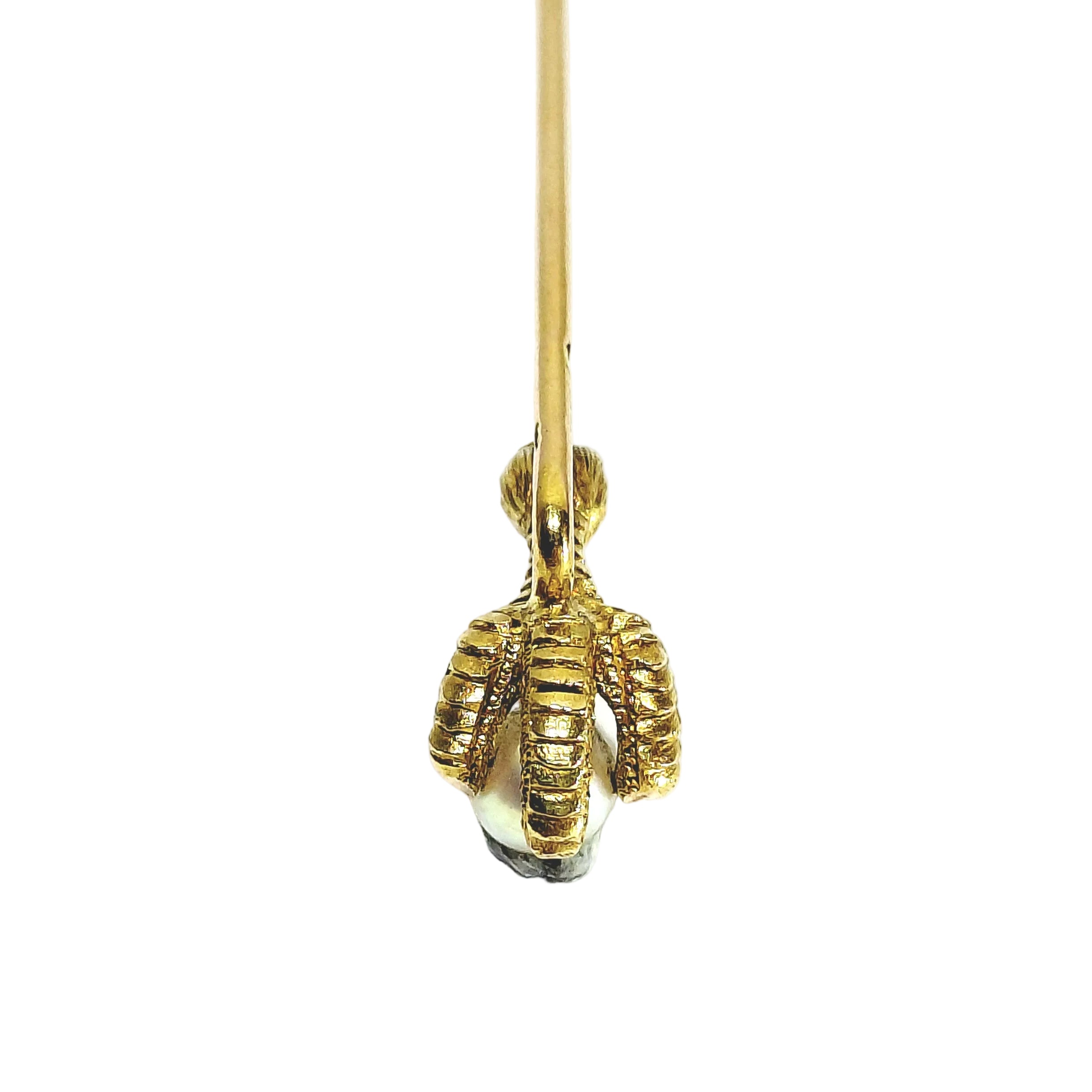 Yellow gold and pearl tie pin