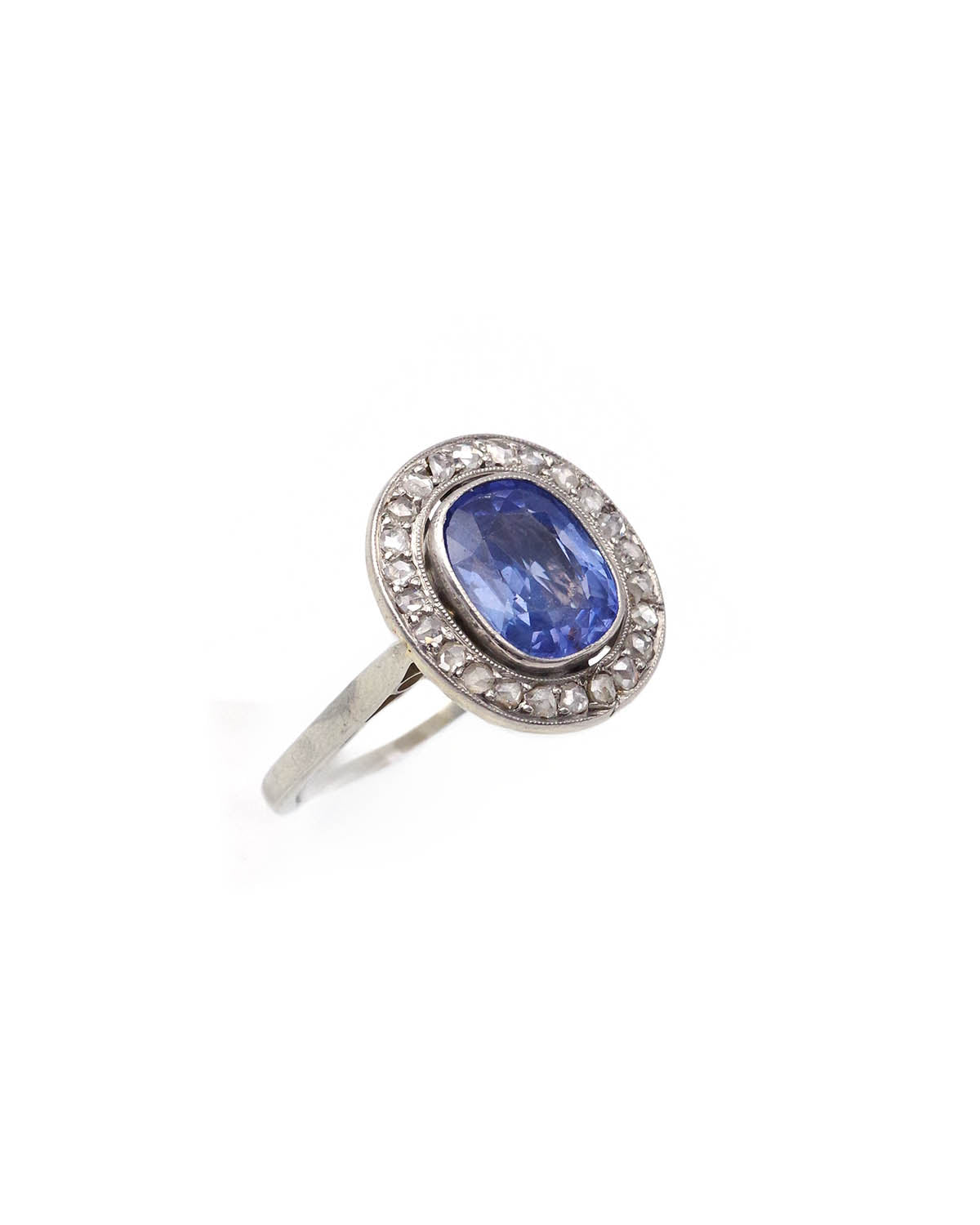 Entourage Ring in white gold, Platinum, Sapphire, and Diamonds