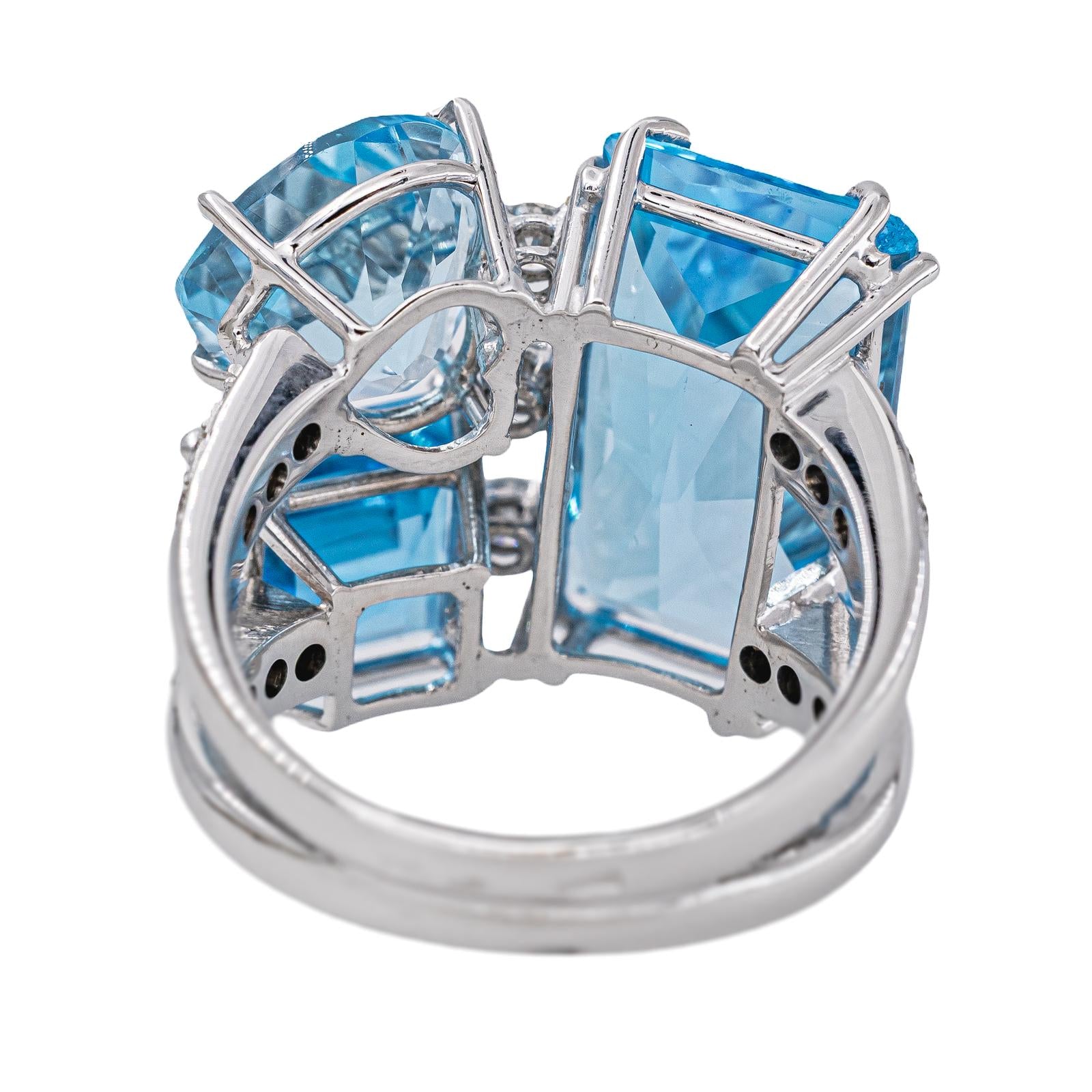 White gold Cocktail Ring with Topaz