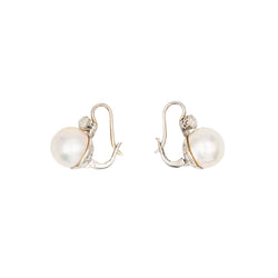 Boucles d'oreilles dormeuses en or blanc perles et diamants