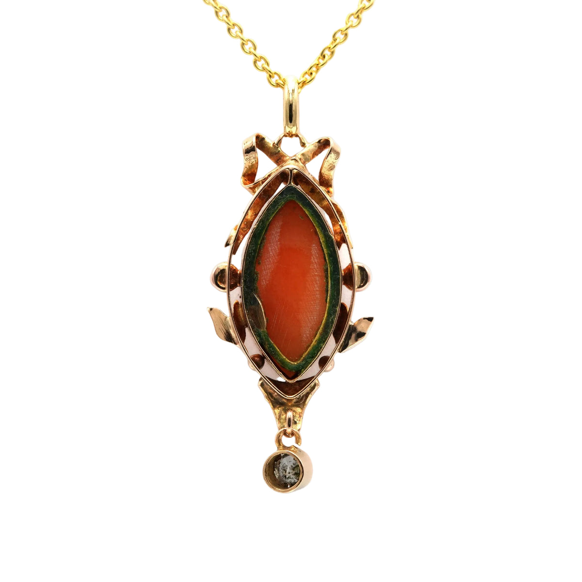 Yellow gold pendant with a pearl cameo and rhinestones