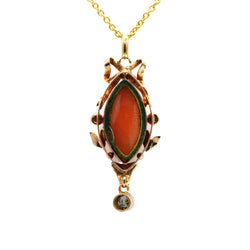 Yellow gold pendant with a pearl cameo and rhinestones