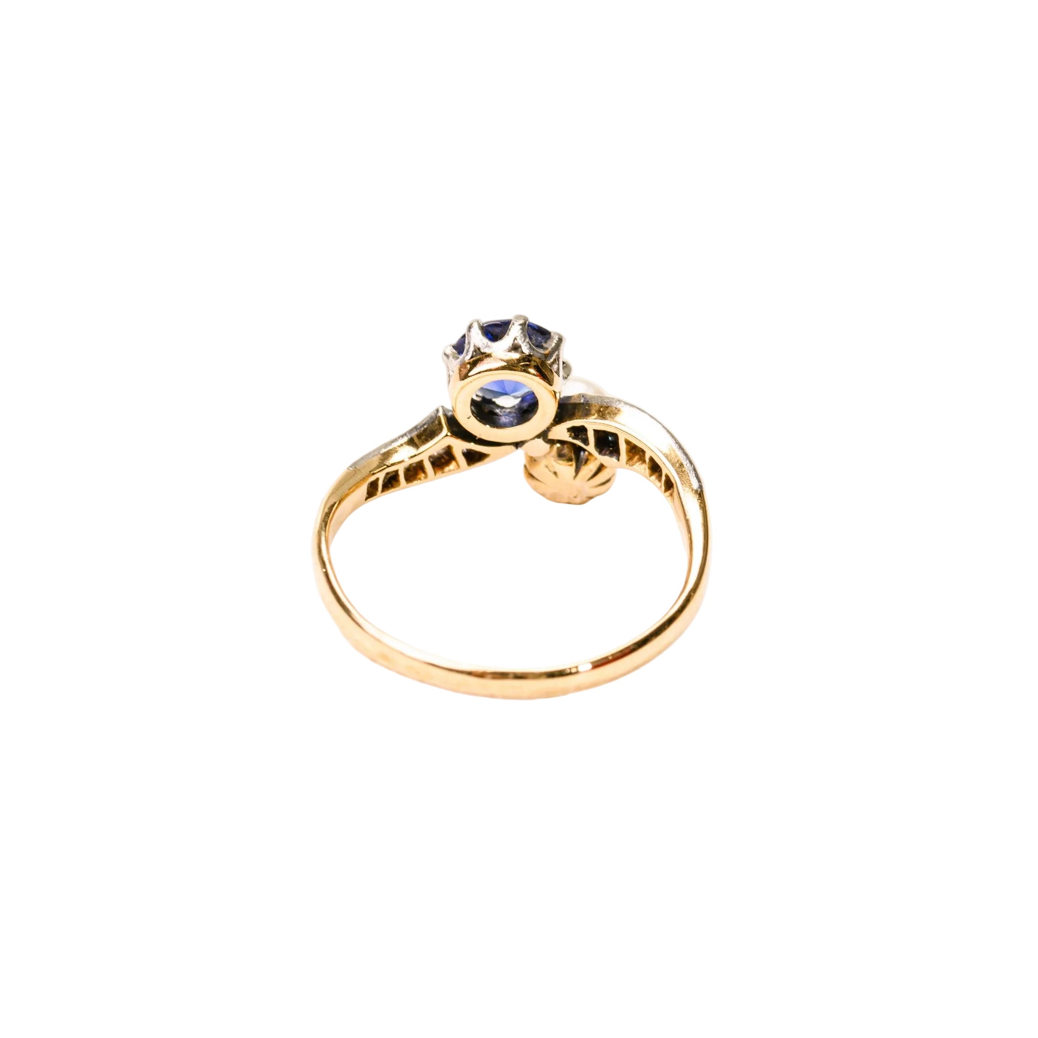 "Toi et Moi" Ring in yellow gold, platinum, sapphire, and cultured pearl