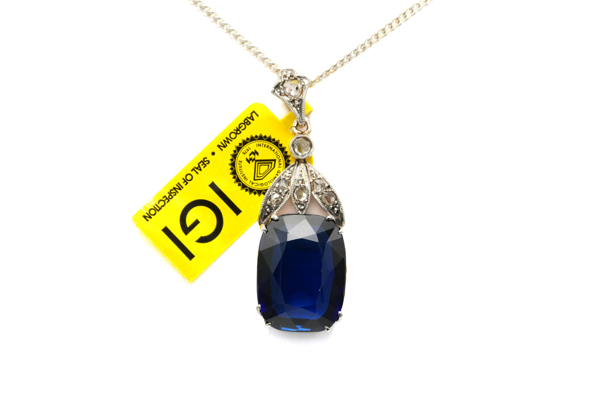 Pendentif en or blanc, or jaune, saphir et diamants