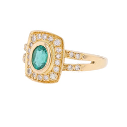 "Entourage" Ring in Yellow Gold, Emerald, and Diamonds